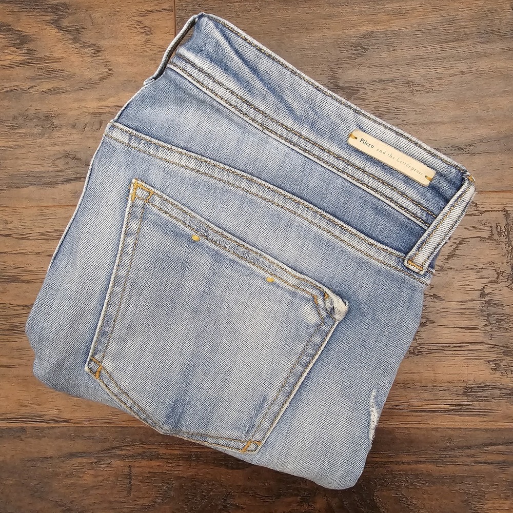Pilcro Slim Boyfriend Jeans size 26 Low Rise Distressed‎ Light Wash Blue